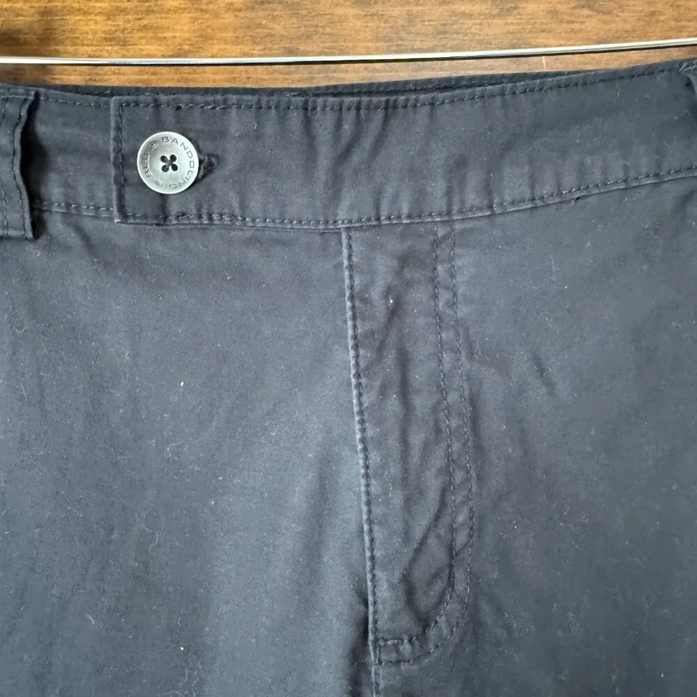 Bandolino Black Capris Size 12